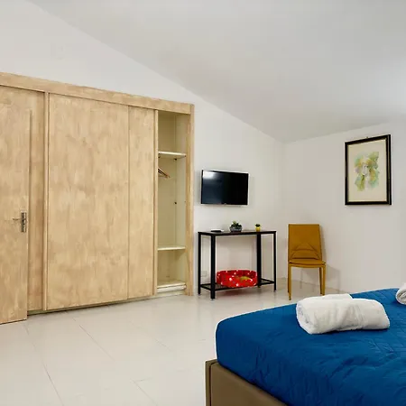 Unique In Centro Citta Bagno Privato E Climatizzatore * Ragusa