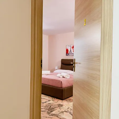 Unique In Centro Citta Bagno Privato E Climatizzatore Guest house *