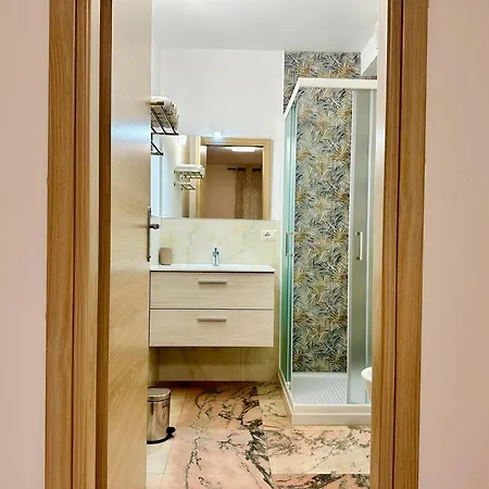 Unique In Centro Citta Bagno Privato E Climatizzatore Penzion Ragusa