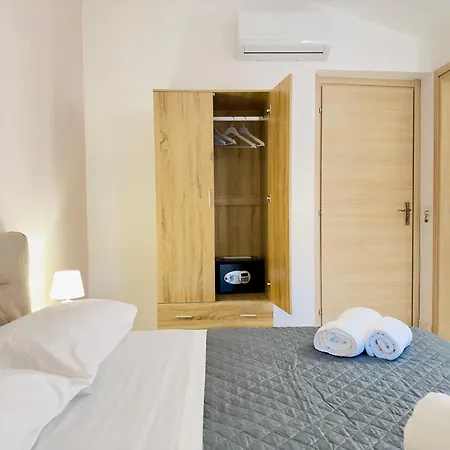 Unique In Centro Citta Bagno Privato E Climatizzatore Ragusa