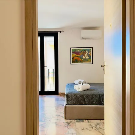 Unique In Centro Citta Bagno Privato E Climatizzatore Ragusa