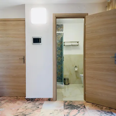 Unique In Centro Citta Bagno Privato E Climatizzatore Guest house *