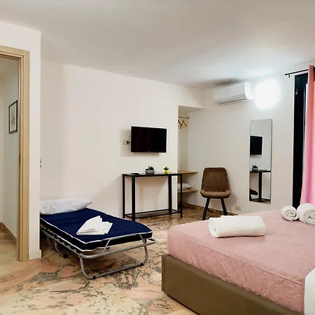 Unique In Centro Citta Bagno Privato E Climatizzatore 3*