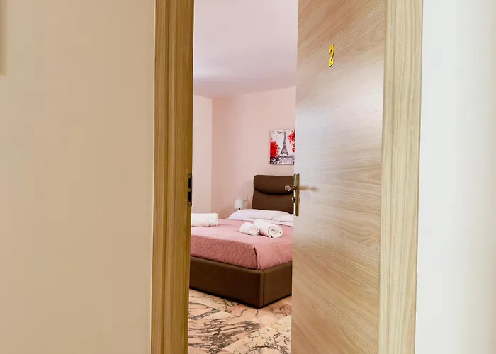 Unique In Centro Citta Bagno Privato E Climatizzatore Vendégház 3*