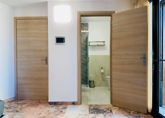 Unique In Centro Citta Bagno Privato E Climatizzatore Vendégház 3*