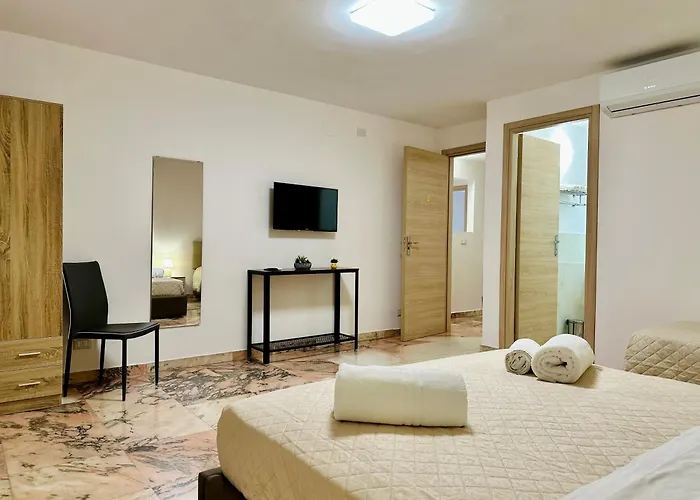 Unique In Centro Citta Bagno Privato E Climatizzatore 3* Ragusa